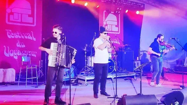 Budmo performing live, photo 7